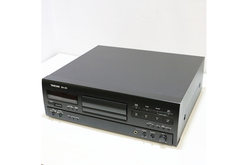 【買取実績】TASCAM タスカム DA-20 DATデッキ デジタル オーディオ テープ デッキ|中古買取価格8,000円